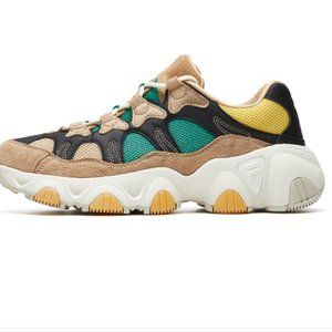 A good pair of sports and leisure